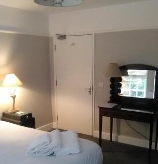 Sutton Bridge Bed & Breakfast | The Boathouse