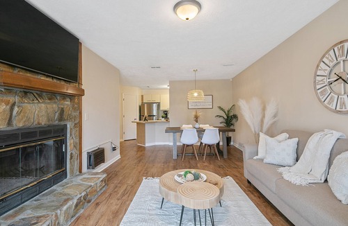 Westover Apartment | The Bohemian Vibe