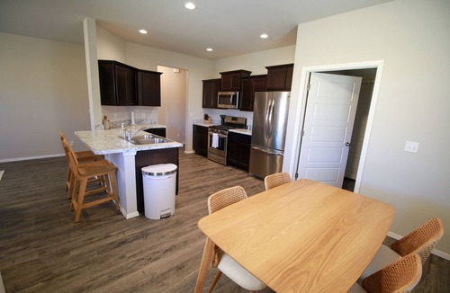 Collinsville House | The Boho Bungalow- Clean, Cozy & Family Friendly!