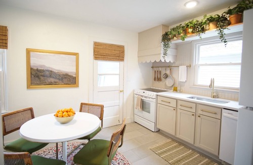 Lincoln House | The BoHo Cottage | Newly Renovated Modern Luxury