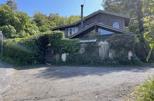 Bolinas Cottage | The Bolinas Artist Cottage-Just a Minit! near the Sea