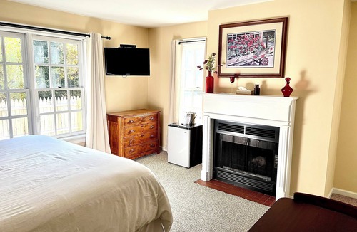 Warrensburg Hotel | The Bond Inn Room #4