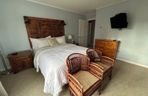 Warrensburg Hotel | The Bond Inn Room #7