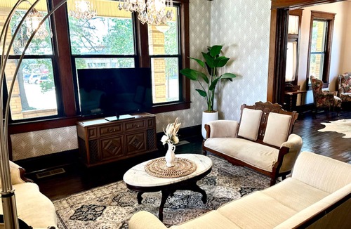 Mount Pleasant House | The Bonnet Hosue, Mount Pleasant; 5-bedroom, 4.5 bath