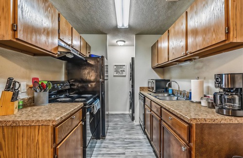 Norman Apartment | The Boomer | Pool | W/D | Gym | Dog Friendly | OU!