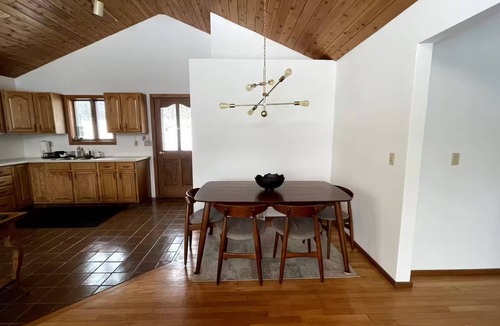 Fleischmanns Ski Chalet | The Borderless Retreat Chalet