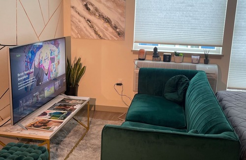 Buckman Neighborhood Apartment | The Borrow - Cozy modern studio loft