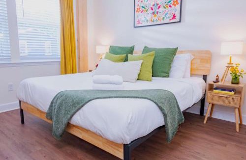 Pleasant Street House | The Botanical Suite Newly Built Upscale Central