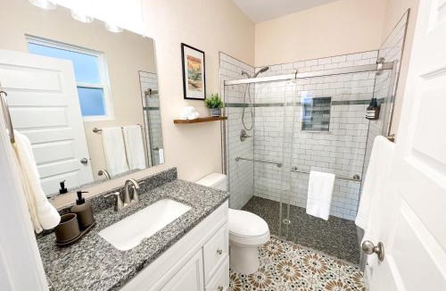 Pleasant Street House | The Botanical Suite Newly Built Upscale Central