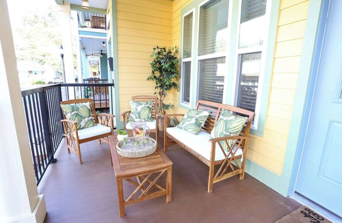 Pleasant Street House | The Botanical Suite. Newly Built, Upscale, Central