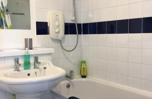 Edinburgh Apartment | The Bothwell Bonnie Thistle