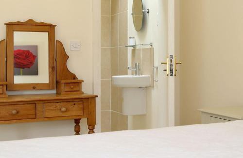 Langton Green House | The Bothy At Fordcombe