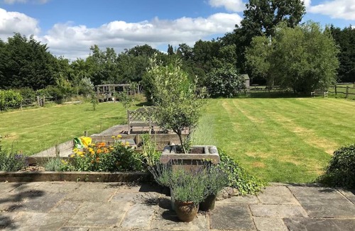 Haslemere Apartment | The Bothy - Studio Oak Frame Barn in Rural AONB