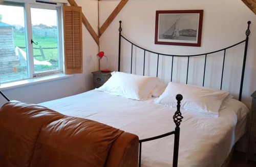 Haslemere Apartment | The Bothy - Studio Oak Frame Barn in Rural AONB