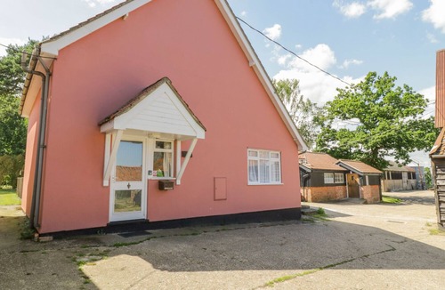 Stoke Ash Cottage | THE BOTHY, with a garden in Eye