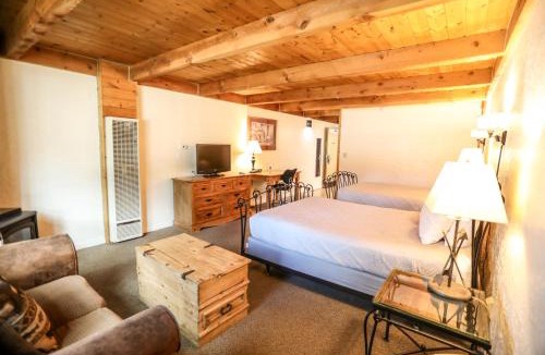 Nederland Hotel | The Boulder Creek Lodge