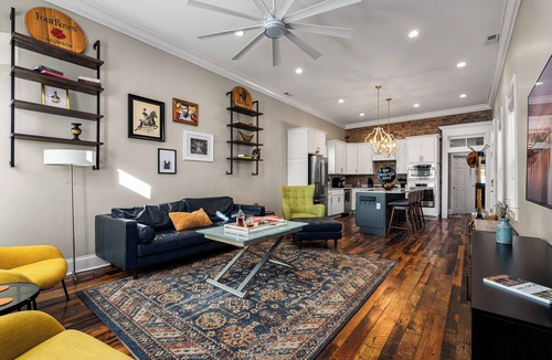 Phoenix Hill House | The Boulevardier ~ Hot Tub, Fire Pit, Mini Golf, BBQ