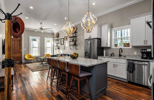 Phoenix Hill House | The Boulevardier ~ Hot Tub, Fire Pit, Mini Golf, BBQ