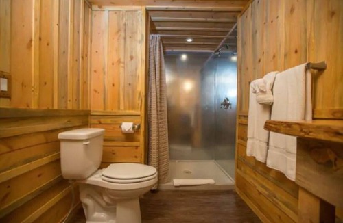 Zion National Park East Entrance Cabin | The Boundary Cabin 6