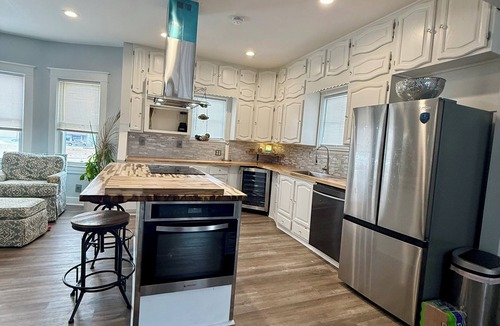 Prestonia House | The Bourbon Belle House - Heated Pool, 12 Beds, Kentucky Luxury - Pet-friendly