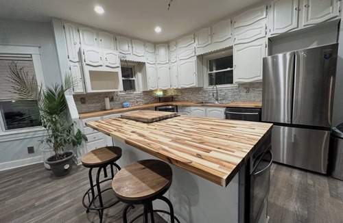 Prestonia House | The Bourbon Belle House - Heated Pool, 12 Beds, Kentucky Luxury - Pet-friendly