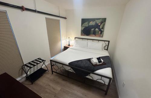 St. Charles Apartment | The Bourbon & Brass - Speakeasy-Inspired 2BDR