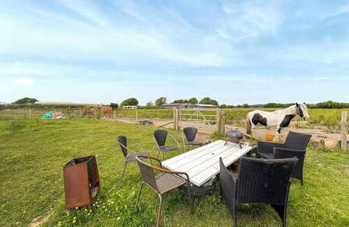 Oving Cottage | The Box - Oasis Farm