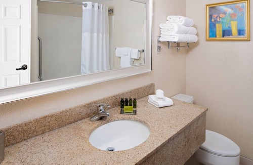 Boxborough Hotel | The Boxboro Regency