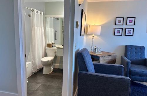 Pemaquid Point Hotel | The Bradley Inn