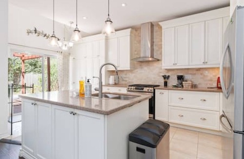 Mount Pleasant House | The Brampton Hideaway with Patio