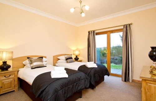 Glenisla Cabin | The Braveheart, Dundee