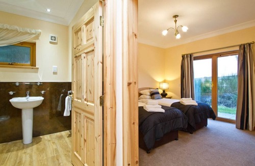 Glenisla Cabin | The Braveheart, Dundee