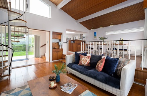 Porth House | The Breakers offers exceptionally flexible and spacious accommodation with five bedrooms and four ba