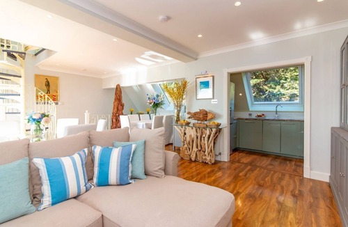 Folkestone Villa | The Breakers - Sea Shell Apartment