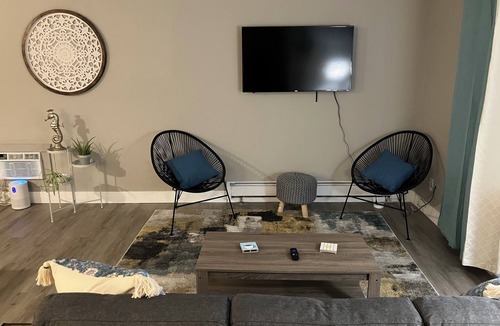 Fairport Harbor Apartment | The Breakwall Suite!
