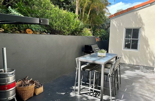 Caves Beach House | The Breakwater