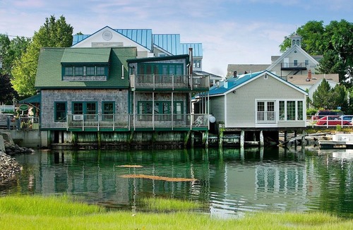 Kennebunkport Hotel | The Breakwater Inn & Spa