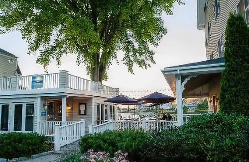 Kennebunkport Hotel | The Breakwater Inn & Spa