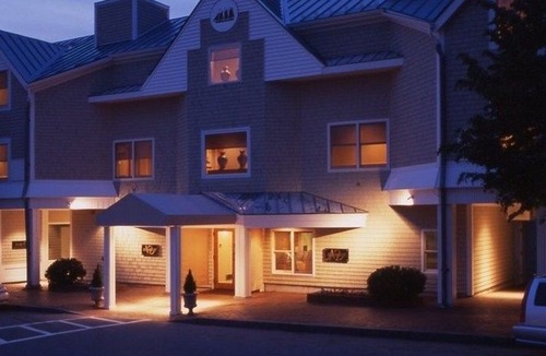 Kennebunkport Hotel | The Breakwater Inn & Spa