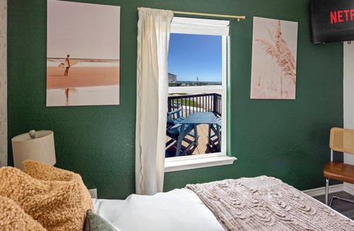 Surfside Beach House | The Breeze Beach House