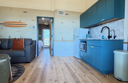Surfside Beach Hotel | The Breeze Beachfront Resort