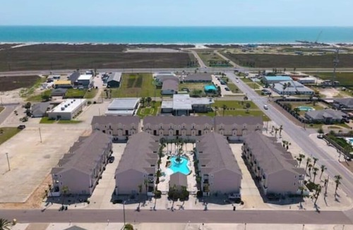 Corpus Christi House | The Breezeways Padre Island Texas Townhome Resort Pool attached Garage
