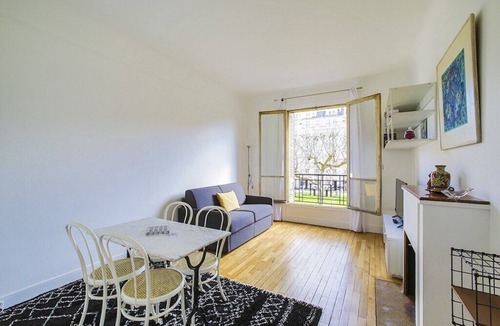 Quartier de l'Ecole-Militaire Apartment | The Breteuil Calm & Bright Invalides
