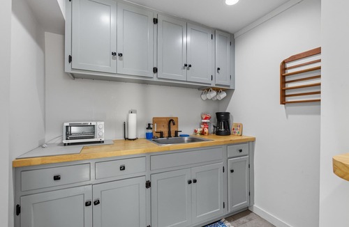 Athens Apartment | The Briarcliff Suite