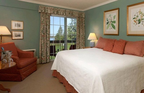 Jacksons Point Hotel | The Briars Resort & Spa