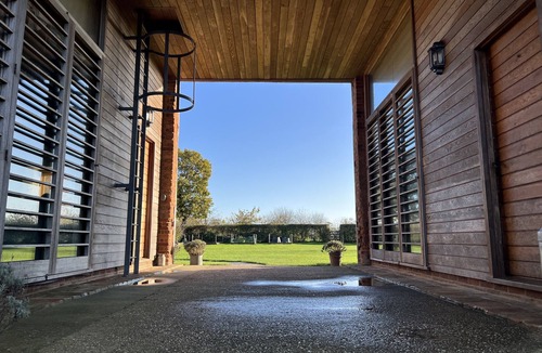 Boldre Apartment | The Brick Barn at Warborne Farm