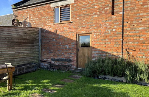 Boldre Apartment | The Brick Barn at Warborne Farm