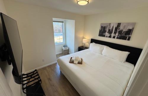 St. Charles Apartment | The Brick & Beam 3rd Floor Apartment