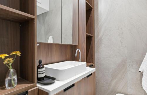 Beaconsfield Village Hotel | The Brick Hotel - The Laneway