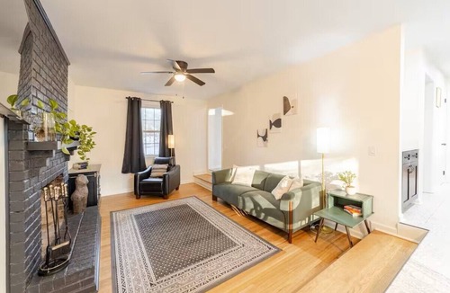 North Charleston House | The Brick House Manor